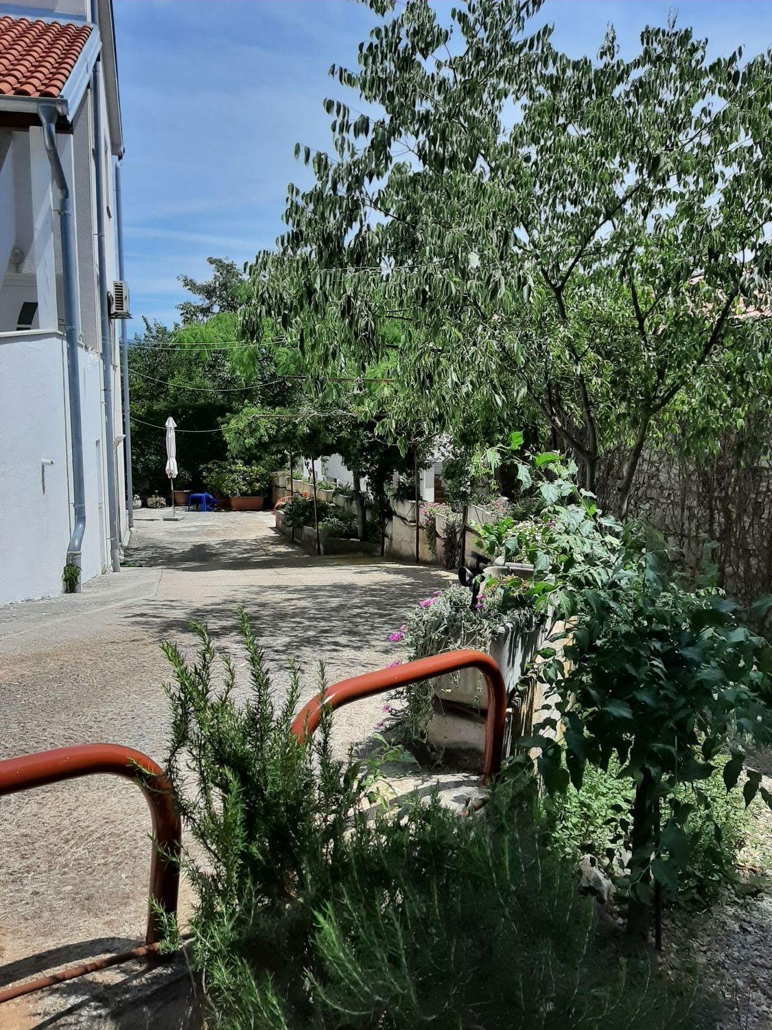 Apartments With A Parking Space Cizici, Krk - 15415 Malinska Exterior photo